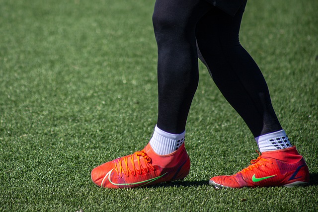 足球作为全 足球作为全